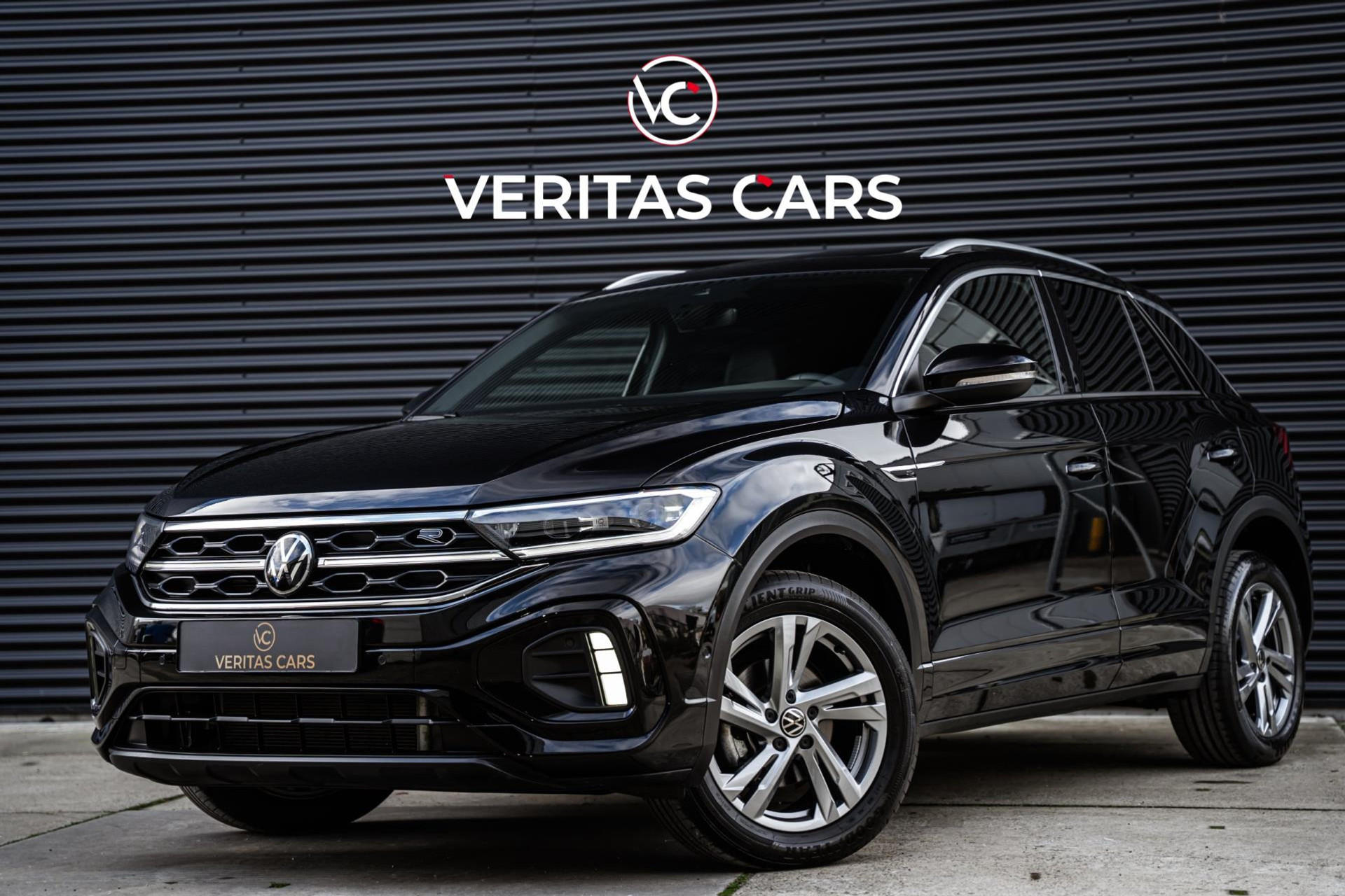Volkswagen T-Roc 1.5 TSI R-Line 150PK|3x R-line|IQ-Light|Pano|Virtual|Keyless|Carplay|ACC|Camera|Park Assist e.o. 48866059-0.jpg | Veritas Cars